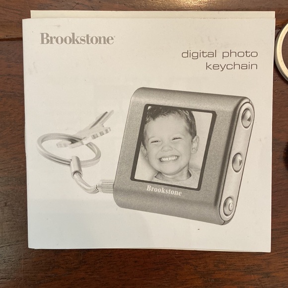 Unused Digital Photo Keychain- Great for kids or those without a cell phone - Picture 3 of 16